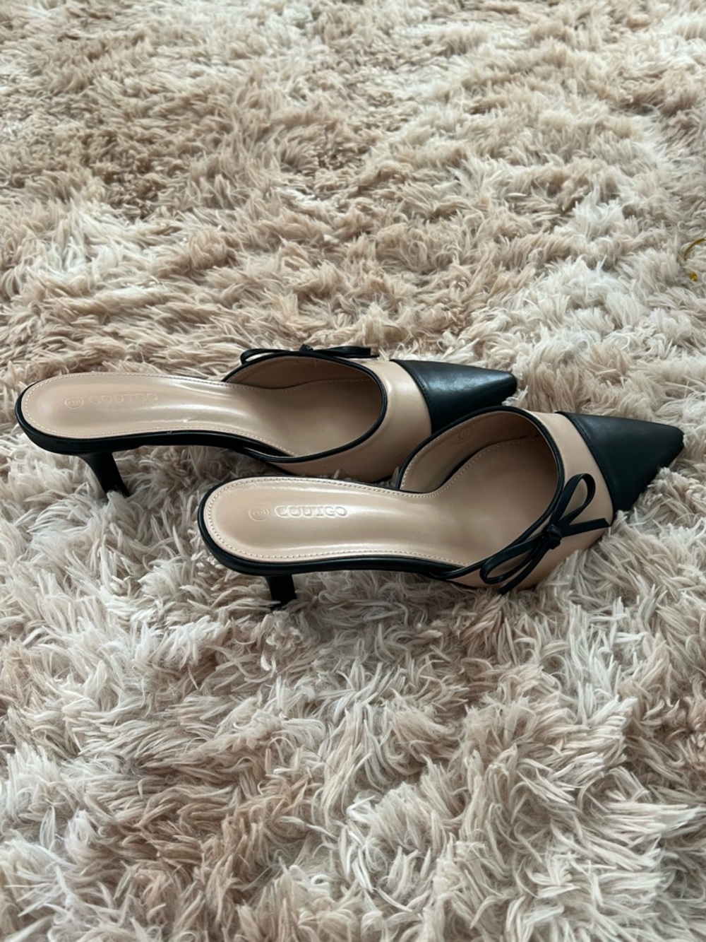 Coutgo Two-Tone Pointed Toe Mule in Beige and Black - Picture 6 of 6